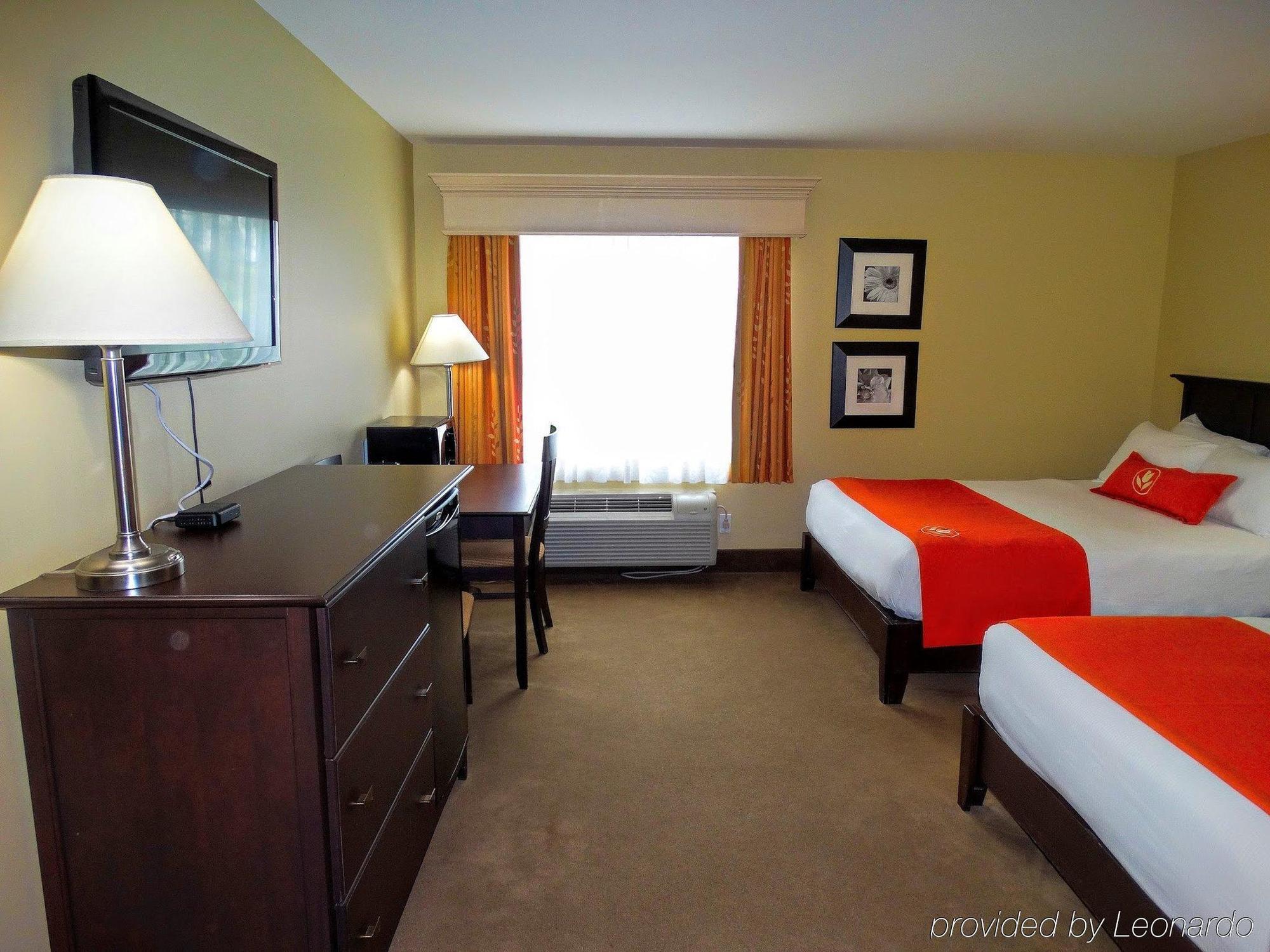 Amsterdam Inn & Suites Сассекс Экстерьер фото