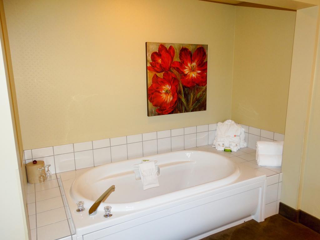 Amsterdam Inn & Suites Сассекс Экстерьер фото