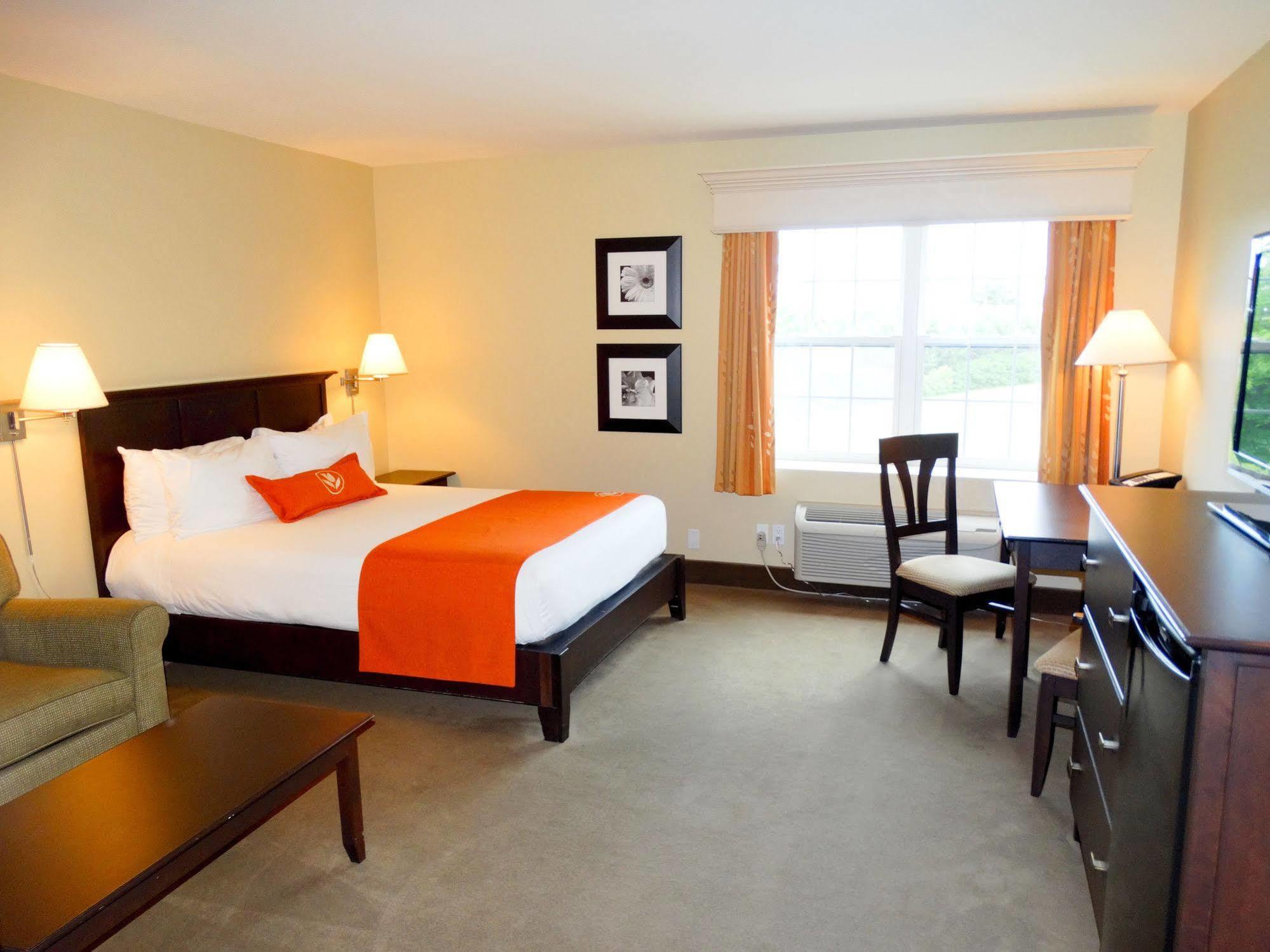 Amsterdam Inn & Suites Сассекс Экстерьер фото