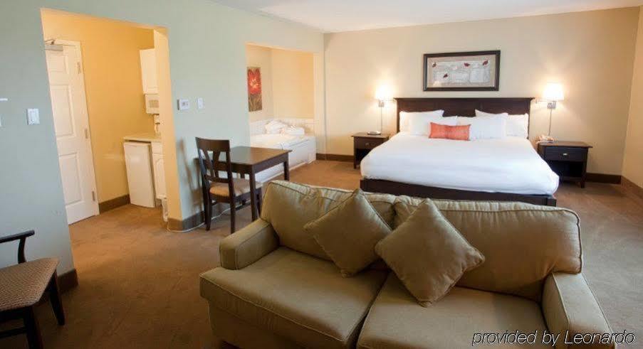 Amsterdam Inn & Suites Сассекс Экстерьер фото
